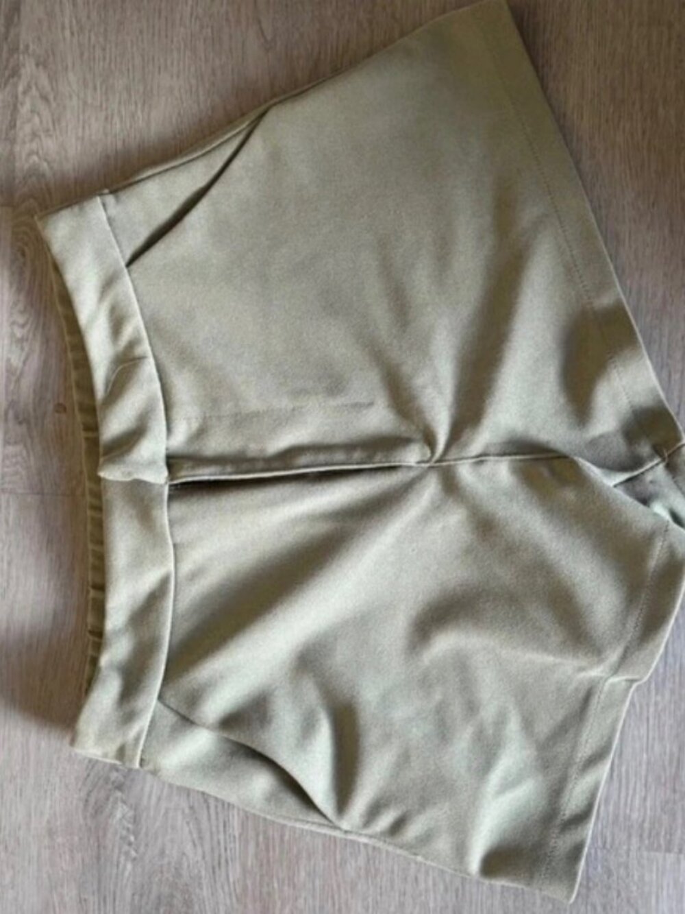 Sincerely Jules Olive Shorts S Tailored High-Waist